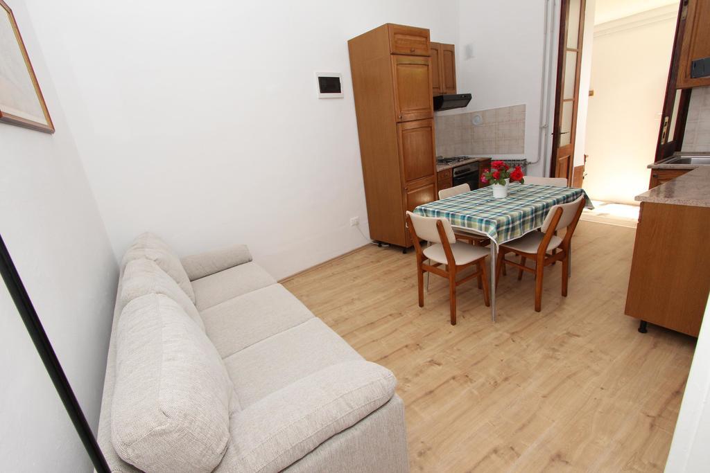 Apartment Riki Ровинь Экстерьер фото