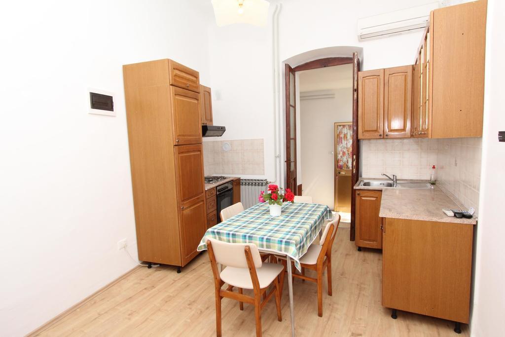 Apartment Riki Ровинь Экстерьер фото