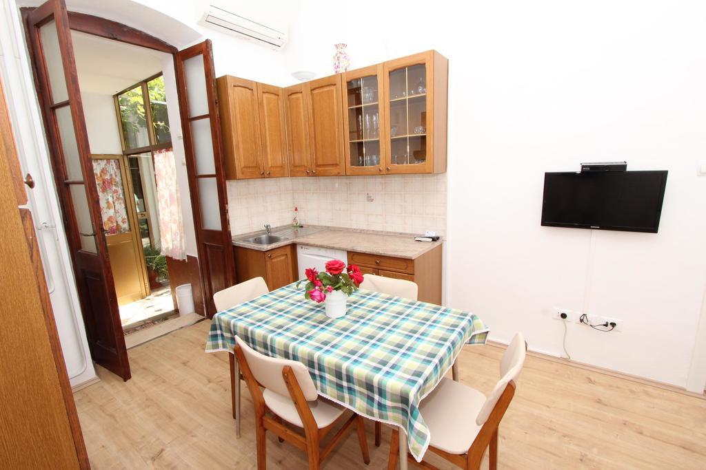 Apartment Riki Ровинь Экстерьер фото
